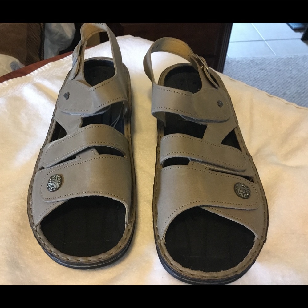 Women’s Finn Comfort sandals size 42 eur, or 12